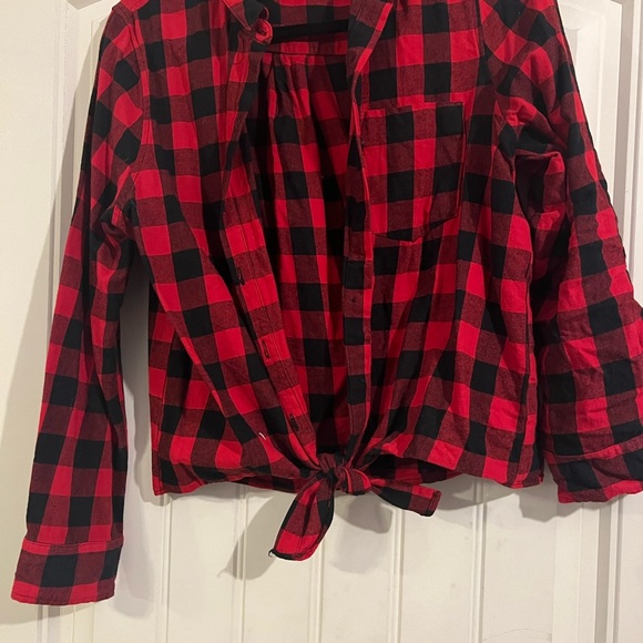 Woman’s top size large buffalo plaid - Picture 2 of 4